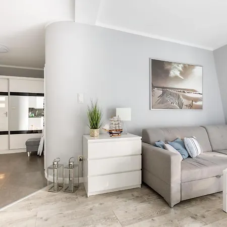 Fregata Z Basenem - -sannel For Rent Apartment Pobierowo